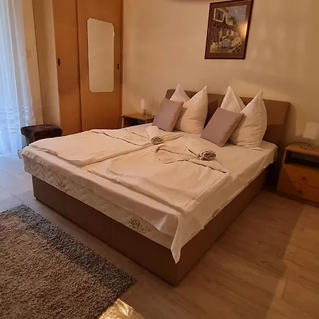 Apartment Andras *
