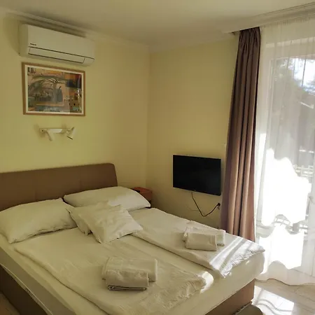 Andras Apartment